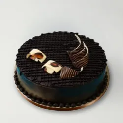 Rich Chocolate Splash Cake