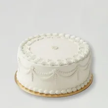 Vintage Lambeth Piping Cake