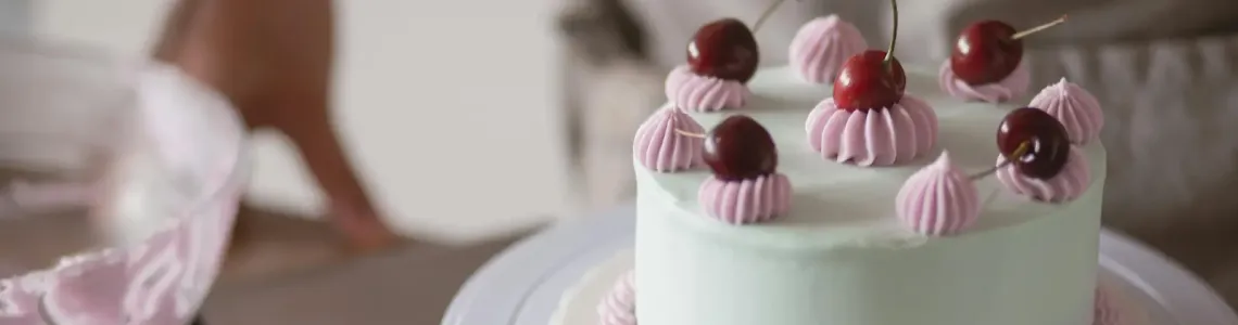 How to Frost a Cake Like a Pro – Step-by-Step Guide for Beginners