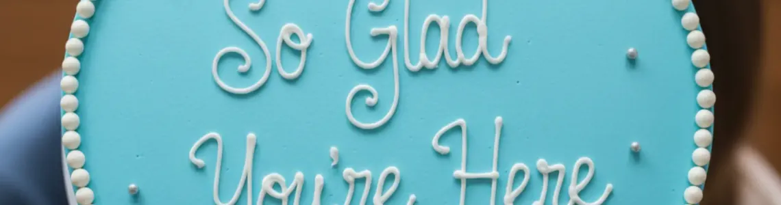 How to Write Beautiful Messages on Cakes — A Step-by-Step Tutorial (Blue Heaven Style)