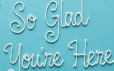 How to Write Beautiful Messages on Cakes — A Step-by-Step Tutorial (Blue Heaven Style)